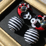 ＜lucy～イロドル惑星～＞刺繍ピアス◎レッド×ストライプ★ロングポスト/アレルギー対応変更可能