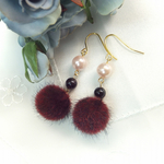 ワインレッド ☆ ファーボール ピアス / ガーネット / ファー ピアス / ファーピアス