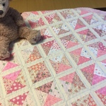 ピンクのパッチワークキルト　ベビーキルト　プレイマット