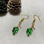 グリーンリーフの秋ピアス