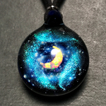 ≪月の煌めき≫　ガラスのペンダント オパール Glass accessories　