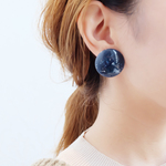 【TIME SALE!!!!!】【 Emma-86 】ドイツヴィンテージ・ストーンアクリルネイビーカボションのイヤリング・ピアス