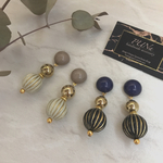 アクリルカボション × アンティークゴールド ピアス／イヤリング