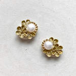 淡水パールとつまみ細工のお花のピアス メタリックゴールド 和着物にも