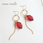 煌めく*Dark red*と揺れるチェーンピアス／イヤリング