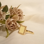 ゴールド×ミルキーホワイト スクエア ボタン リング💍
