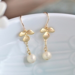 14kgf★小さなお花とコットンパールのセミロングピアス