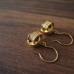 french beads hook pierces （knot / gold）