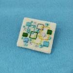 刺繍ブローチ＊幾何学模様 (四角柄)