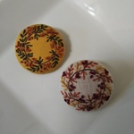 「秋のリース」刺繍のブローチ