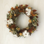 ホワイトコットンと木の実と毛糸玉の秋リース