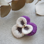 パンジーの刺繍ブローチ［銀×紫］
