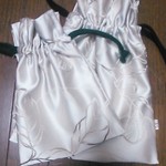 二枚組！光沢のある生地の巾着袋（送料無料）