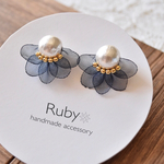 ネイビー♡ひらり*花びらピアス/イヤリング♡送料無料