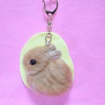 羊毛フェルト☆うさぎのチャーム・プチリング(指輪)付き