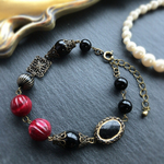 再販♬送料無料！アンティークブレスレット✴︎バングル✴︎レッド&ブラック✴︎