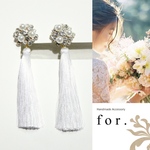 結婚式仕様  ビジュー＆パールのセンターパーツとオフホワイトロングタッセルのイヤリング