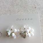 ♪初夏♪　ホワイトフラワーピアス