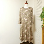 【yukimiru様受注作品】ヨーク切り替えの花柄のワンピース（L～LL）