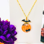ꫛꫀꪝ † Halloween † ゆらゆらコウモリがついたガラスドームネックレス