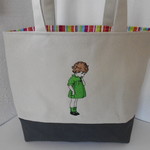 選べる持ち手長さの可愛いフランスの女の子刺繍の帆布のトートバッグ　グリーン
