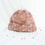 ホットピンクの手編み帽子(ラメ、マーブル)