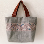 手刺繍ウールリネンのお散歩トート