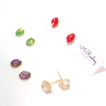 小さな宝石のプチピアス
