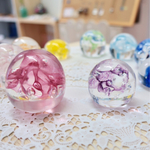 絵具を閉じ込めたガラス