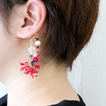 和装にも☆～彼岸花イメージ～イヤーフック「朱」