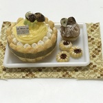 hand made ミニチュア ドールハウス 秋の味覚 モンブランシャルロットケーキセット