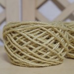 セール‼【28％off】 [2㎜x50g]　草木染めの麻ひも　こごみ染
