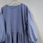 ふんわり袖ツルッサラッ細チェック青白ワンピース