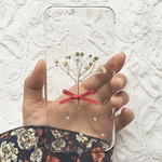 かすみ草とパール iPhoneケース《赤リボン》