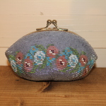 ビーズがま口　ポーチ