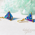 レジン ステンドグラス  三角ピアス/イヤリング