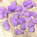 20個 アクリルつや消し 花びらビーズ/パープル
