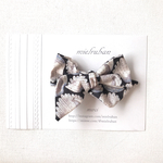 新作 bonpoint起用柄リバティリボン pinwheel   bow ヘアリボンクリップピン ピーコック  Mサイズ