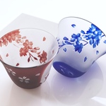 【木箱入り】湖上の桜（赤&青ペア）　ペアぐいのみ　ガラスのおちょこセット　酒器