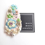 【SALE】お花畑刺繍のブローチNo.255 (1点もの)