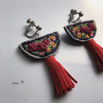 rose garden刺繍タッセルイヤリング