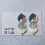 viridian×cream刺繍ピアス
