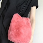  コーラルオレンジ☆大人のファー巾着☆ハンドメイド