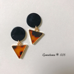 ブラック×べっ甲小ぶりピアス モード系 カッコかわいい▼