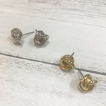 ノットピアス
