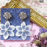雪の花＊ビジュー×レースモチーフ ピアス《white/白》