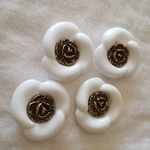 20mm ローズ模様×ホワイトフラワー カボション (4個)