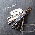 ウッドフェザー 付き  オルテガ   タッセルキーホルダー  チャーム デニム バッグ