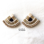 再販＊大ぶり扇型＊ビーズ刺繍ピアス/イヤリング（アンティークゴールド）