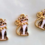 20×12mm　くるりんしっぽの猫チャーム　10個　C170